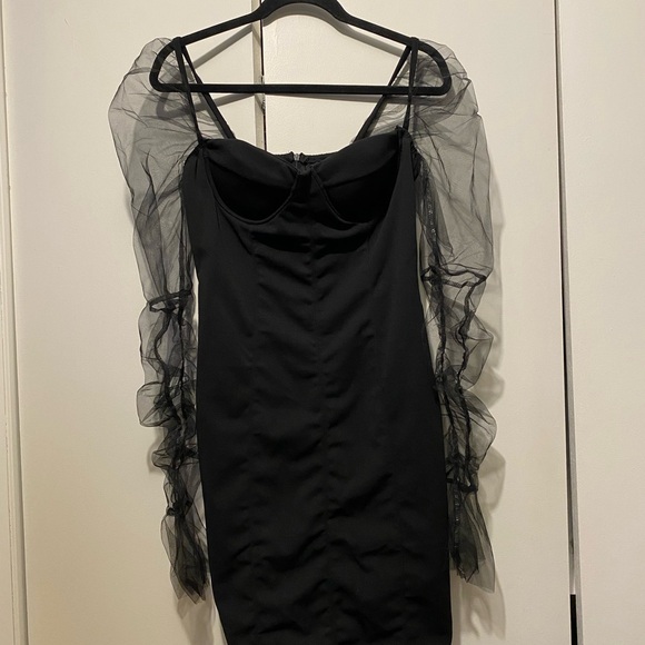 Dresses & Skirts - Elegant Black Dress with Sheer Sleeves